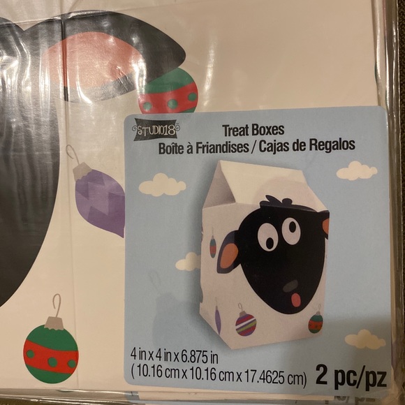 Studio 18 Christmas Treat Boxes -8 packs - sheep - Picture 2 of 3